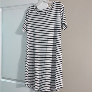 Striped dress B&W